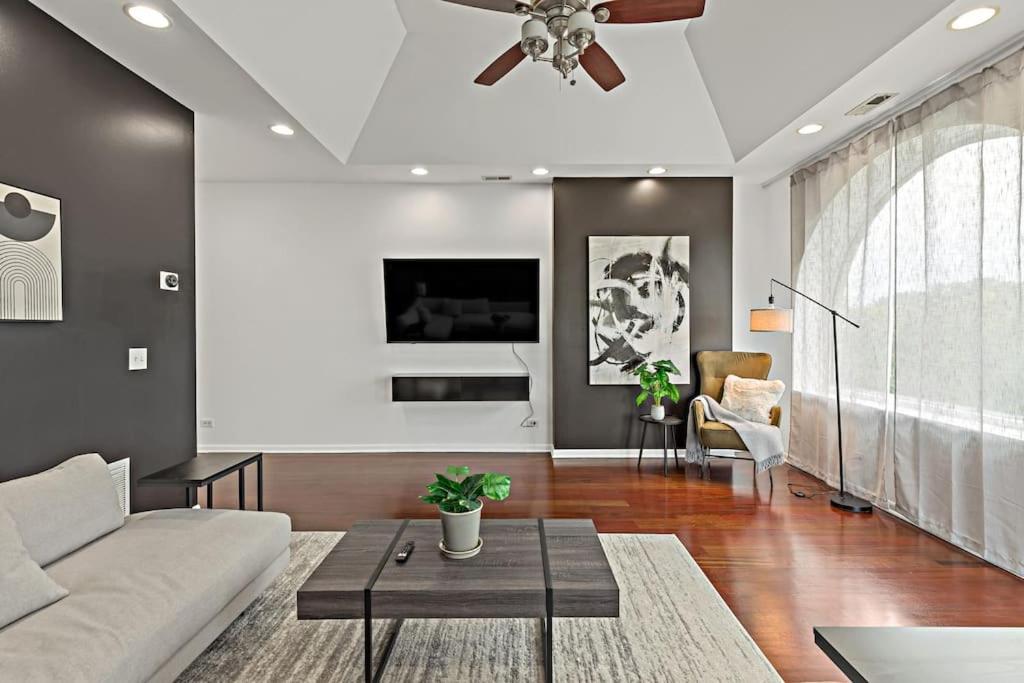 The Penthouse, Lux Stay Near Downtown, Uofc & Lake Chicago Luaran gambar