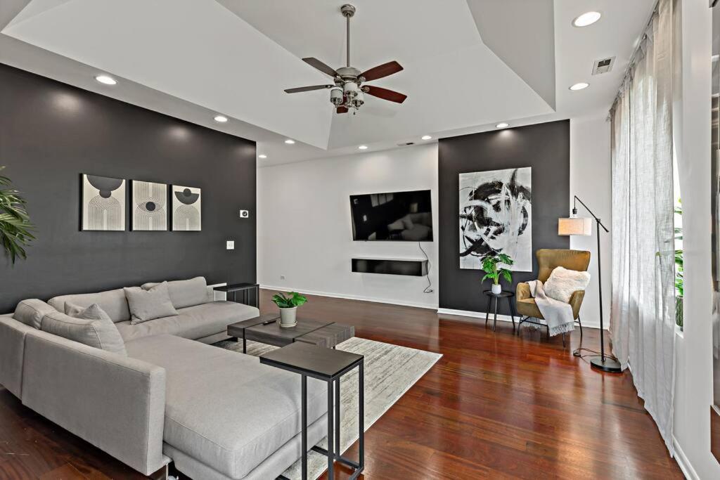 The Penthouse, Lux Stay Near Downtown, Uofc & Lake Chicago Luaran gambar